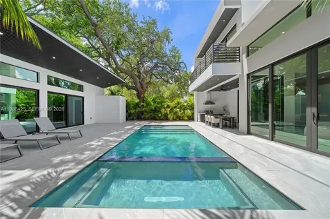 280 NW 47th Street Miami FL 33127