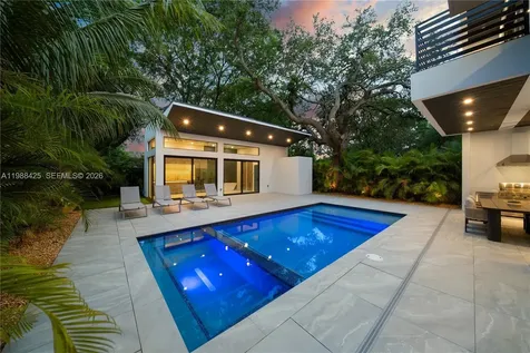 280 NW 47th Street Miami FL 33127