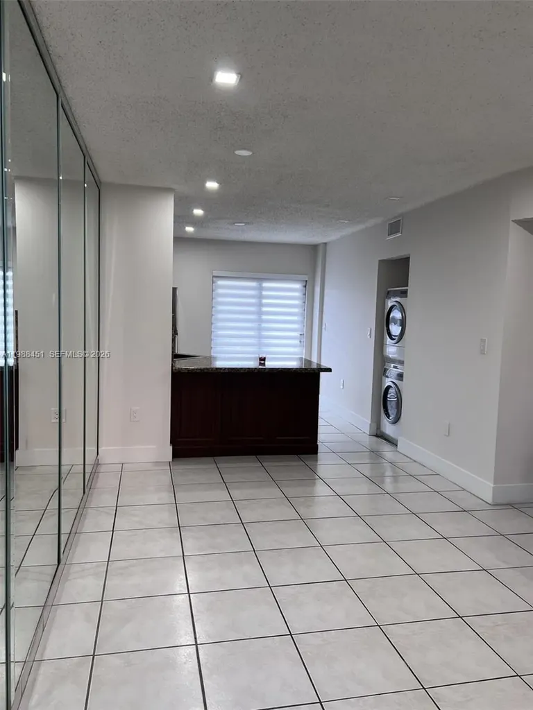 5480 W 21st Court Hialeah FL 33016