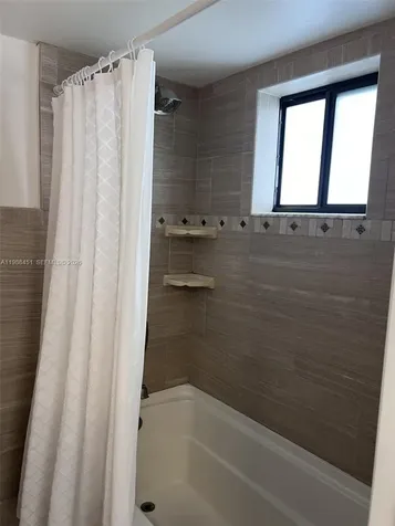 5480 W 21st Court Hialeah FL 33016