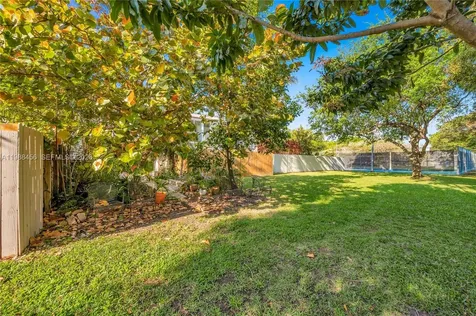 7018 SW 53rd Lane Miami FL 33155