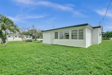 1220 NE 8th Street Pompano Beach FL 33060