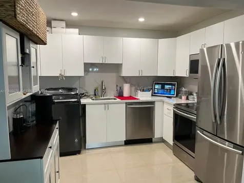 301 N Pine Island Road Plantation FL 33324