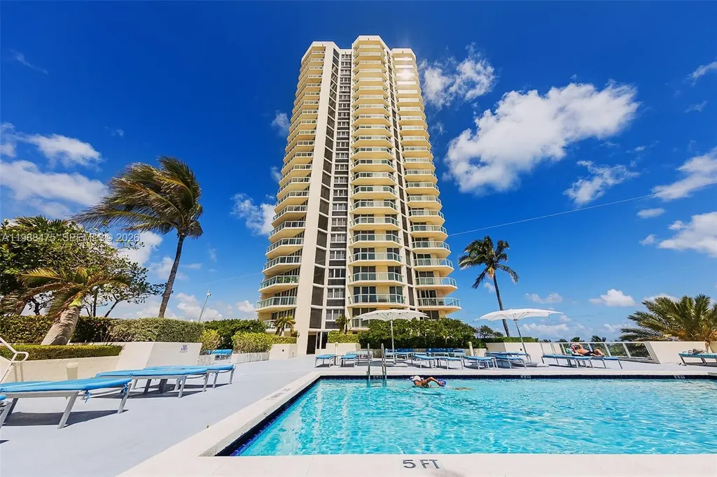7330 Ocean Terrace Miami Beach FL 33141
