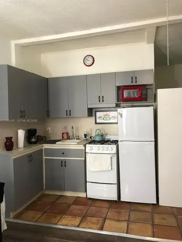 3710 Collins Avenue Miami Beach FL 33140