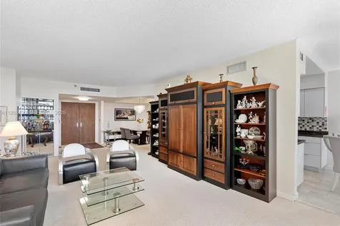 20281 E Country Cub Drive Aventura FL 33180