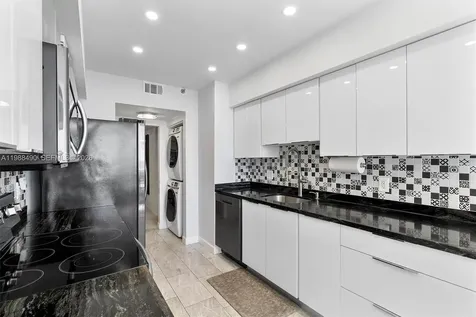 20281 E Country Cub Drive Aventura FL 33180