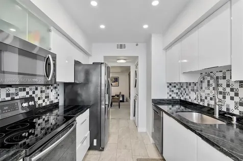 20281 E Country Cub Drive Aventura FL 33180