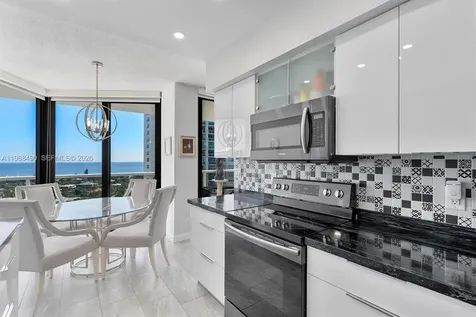 20281 E Country Cub Drive Aventura FL 33180