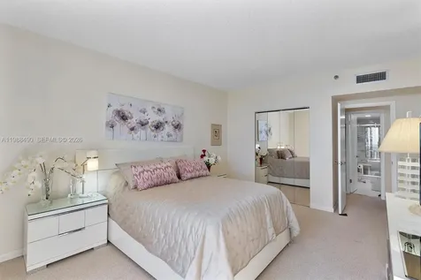 20281 E Country Cub Drive Aventura FL 33180