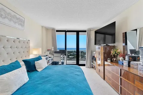 20281 E Country Cub Drive Aventura FL 33180