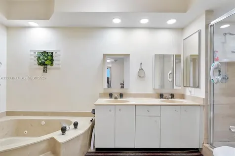 20281 E Country Cub Drive Aventura FL 33180