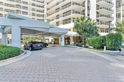 20281 E Country Cub Drive Aventura FL 33180