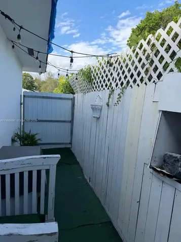 3306 SW 24th Terrace Miami FL 33145