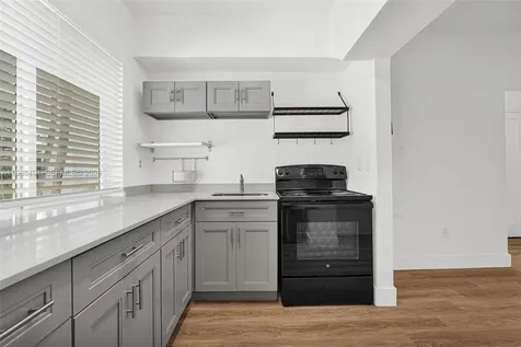 319 80th Street Miami Beach FL 33141