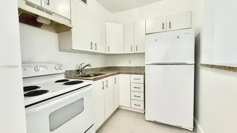 42 SW 14th Street Dania Beach FL 33004