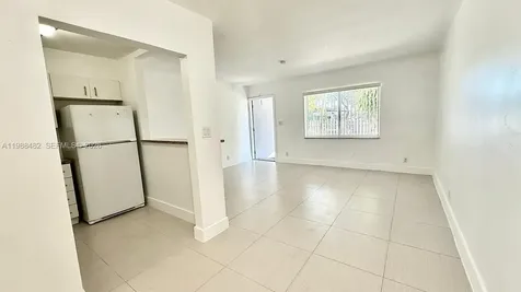 42 SW 14th Street Dania Beach FL 33004