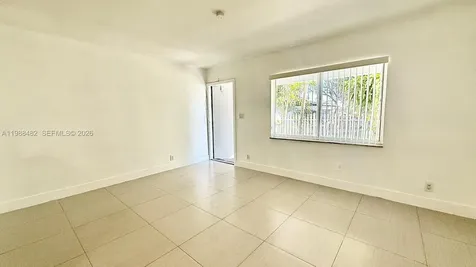 42 SW 14th Street Dania Beach FL 33004