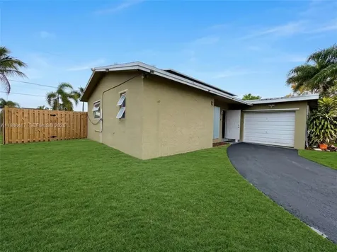 2498 NW 98th Lane Sunrise FL 33322