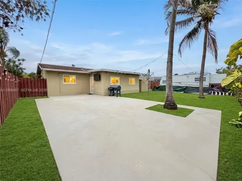 2498 NW 98th Lane Sunrise FL 33322