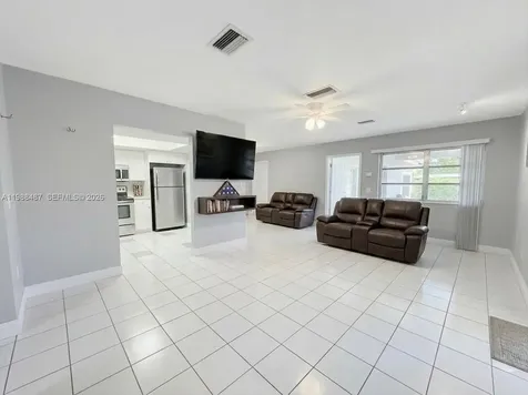 2498 NW 98th Lane Sunrise FL 33322