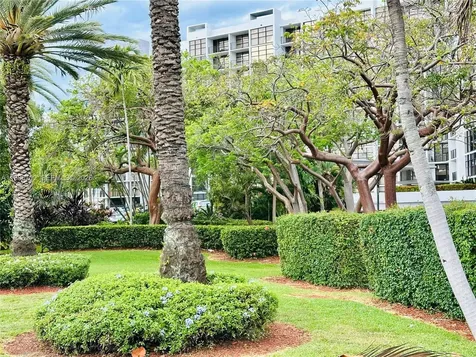 600 E Parkview Drive Hallandale Beach FL 33009