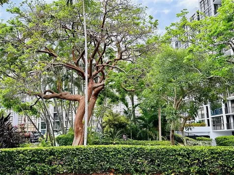 600 E Parkview Drive Hallandale Beach FL 33009
