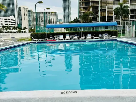 600 E Parkview Drive Hallandale Beach FL 33009