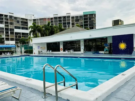 600 E Parkview Drive Hallandale Beach FL 33009