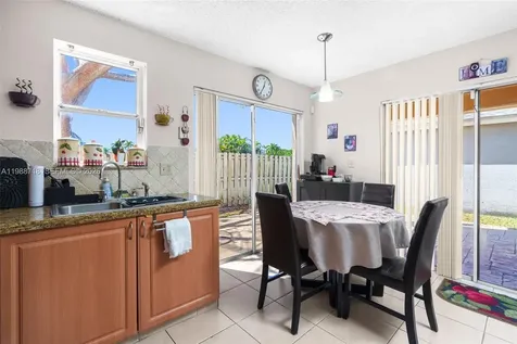 1199 SW 109th Lane Davie FL 33324