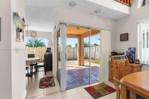1199 SW 109th Lane Davie FL 33324
