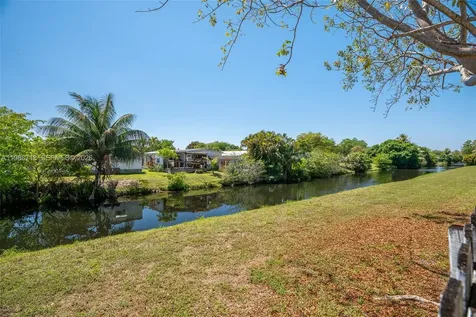 1199 SW 109th Lane Davie FL 33324
