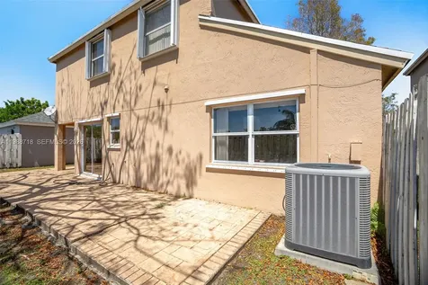 1199 SW 109th Lane Davie FL 33324