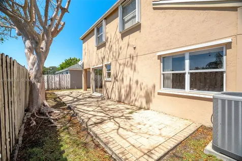 1199 SW 109th Lane Davie FL 33324