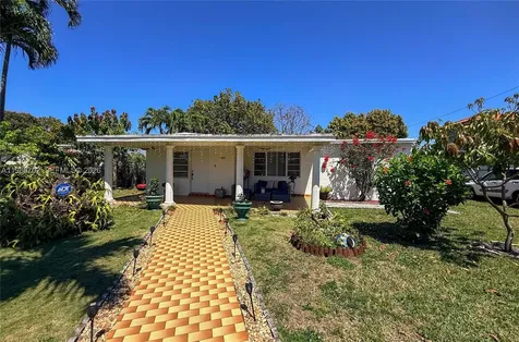 9971 SW 41st Terrace Miami FL 33165