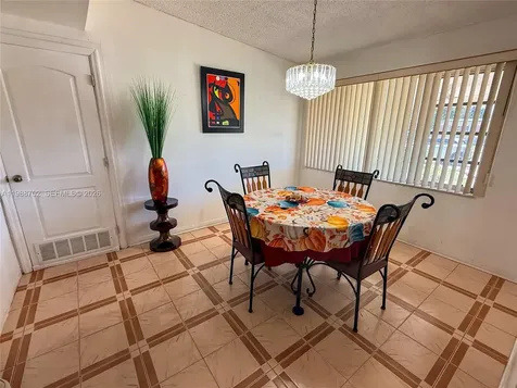 9971 SW 41st Terrace Miami FL 33165