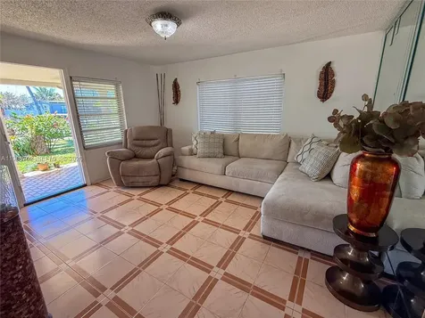 9971 SW 41st Terrace Miami FL 33165