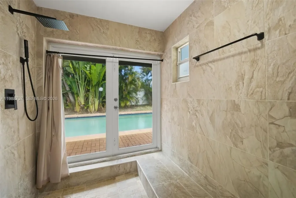 395 NW 89th Lane Coral Springs FL 33071