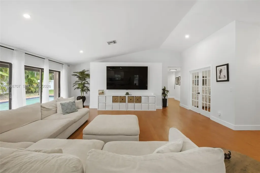 395 NW 89th Lane Coral Springs FL 33071