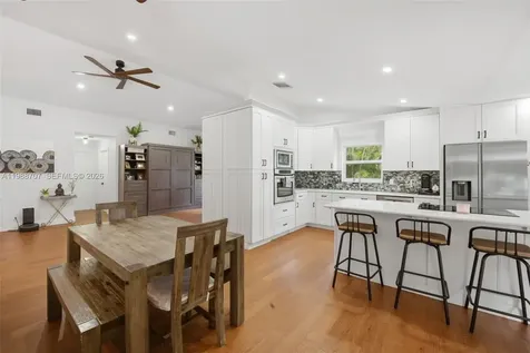 395 NW 89th Lane Coral Springs FL 33071