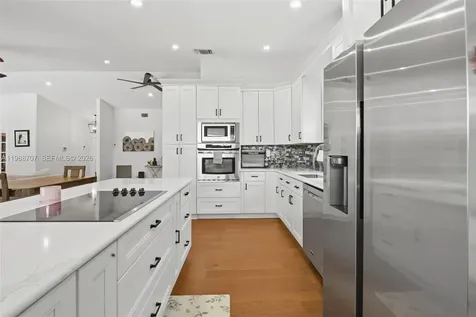 395 NW 89th Lane Coral Springs FL 33071