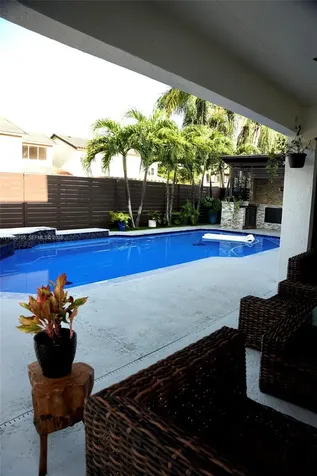 19262 NW 89th Avenue Hialeah FL 33018