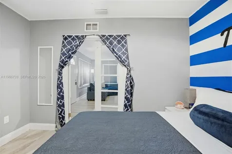 527 Wildwood Way Clearwater FL 33756