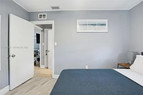 527 Wildwood Way Clearwater FL 33756