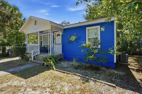 527 Wildwood Way Clearwater FL 33756