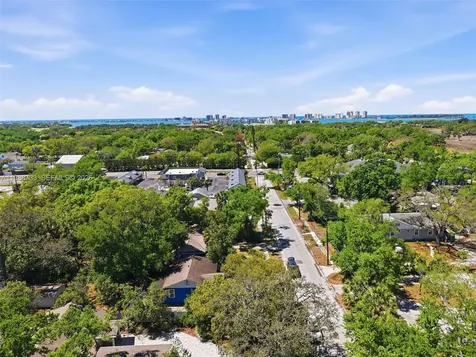 527 Wildwood Way Clearwater FL 33756