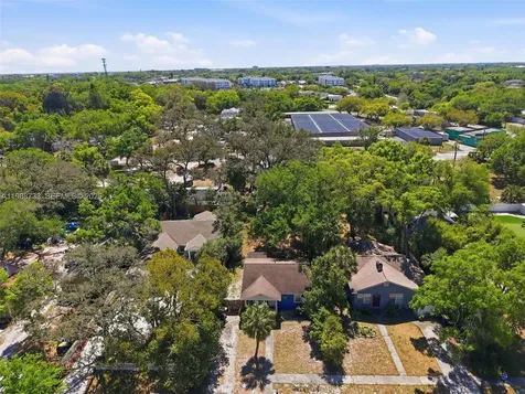 527 Wildwood Way Clearwater FL 33756