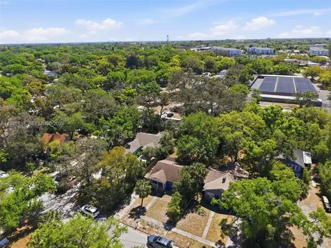 527 Wildwood Way Clearwater FL 33756