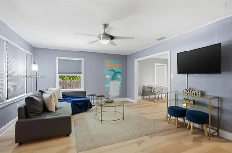 527 Wildwood Way Clearwater FL 33756