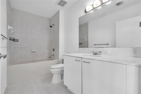 133 NE 2nd Avenue Miami FL 33132